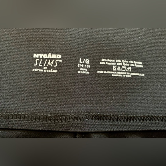 NYGARD SLIMS Pull On Capris Black Women's size Large Crisscross Detail - Picture 5 of 6